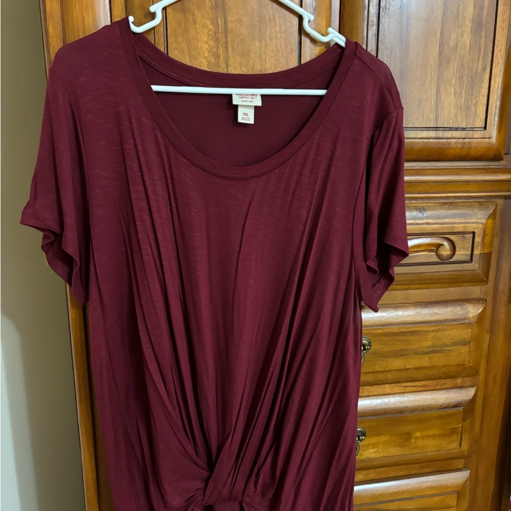 Universal Thread Maroon Short Sleeve Tee